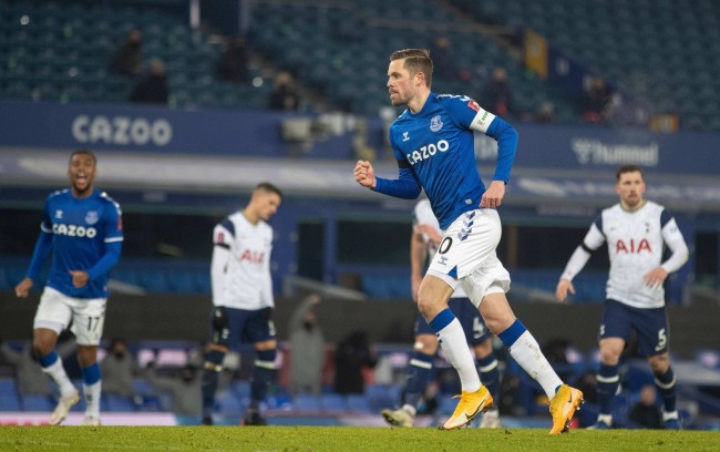 進攻的絕對 進攻的絕對