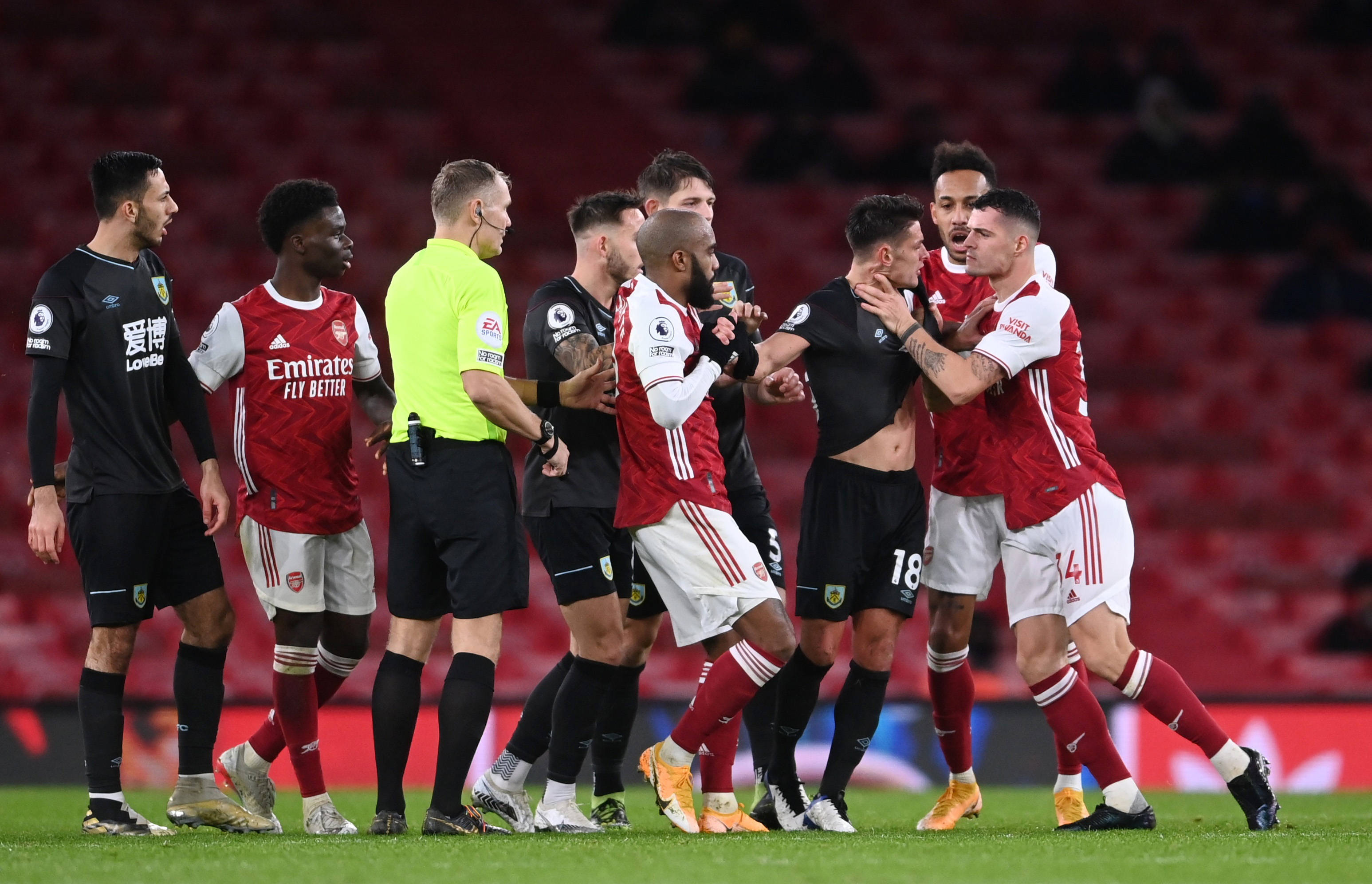 競爭激烈的 競爭激烈的